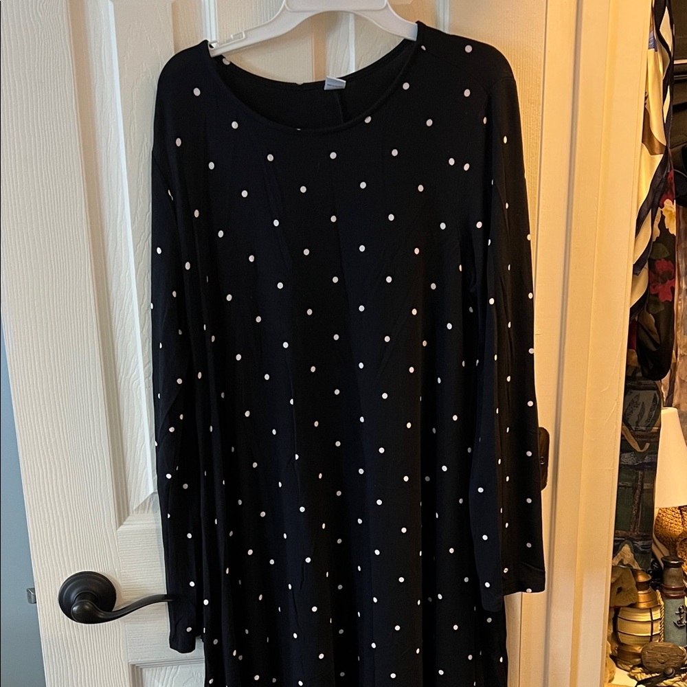 Old Navy Long Sleeve Black and White Polka Dot Dress; Size Medium